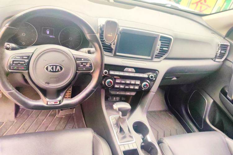 Used Kia KX5 2016 1.6T Automatic Two-Wheel Drive DLX Center Console