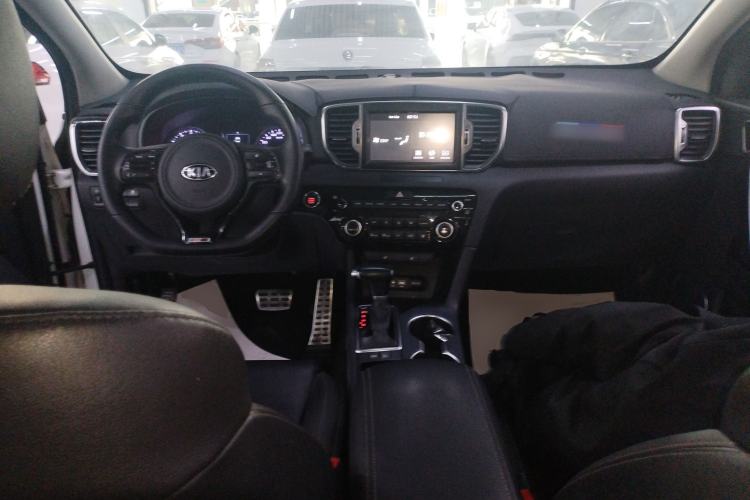 Used Kia KX5 2016 1.6T Automatic Two-Wheel Drive DLX Center Console