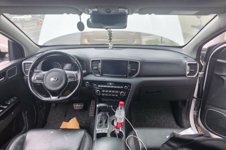Used Kia KX5 2016 1.6T Automatic Two-Wheel Drive Premium Center Console