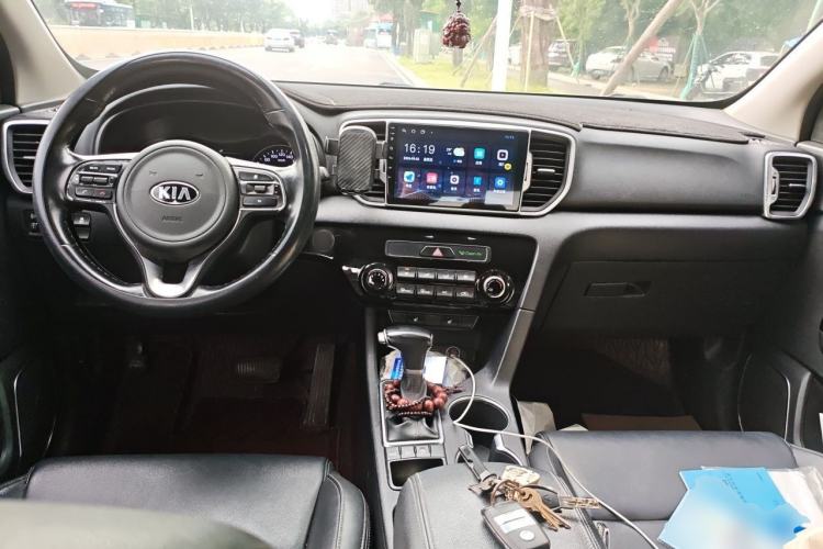 Used Kia KX5 2016 2.0L Automatic 2WD GLS Center Console