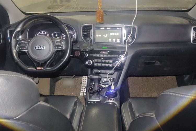 Used Kia KX5 2016 1.6T Automatic Two-Wheel Drive DLX Center Console