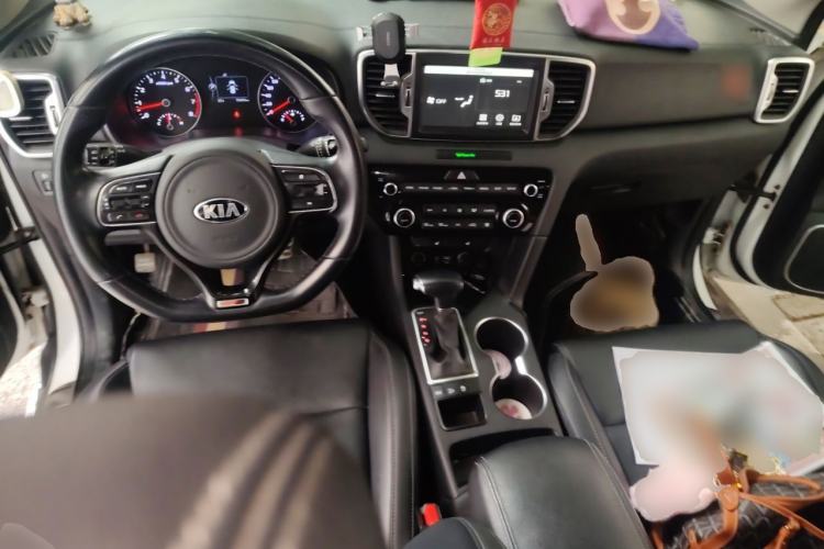 Used Kia KX5 2016 1.6T Automatic Two-Wheel Drive Premium Center Console