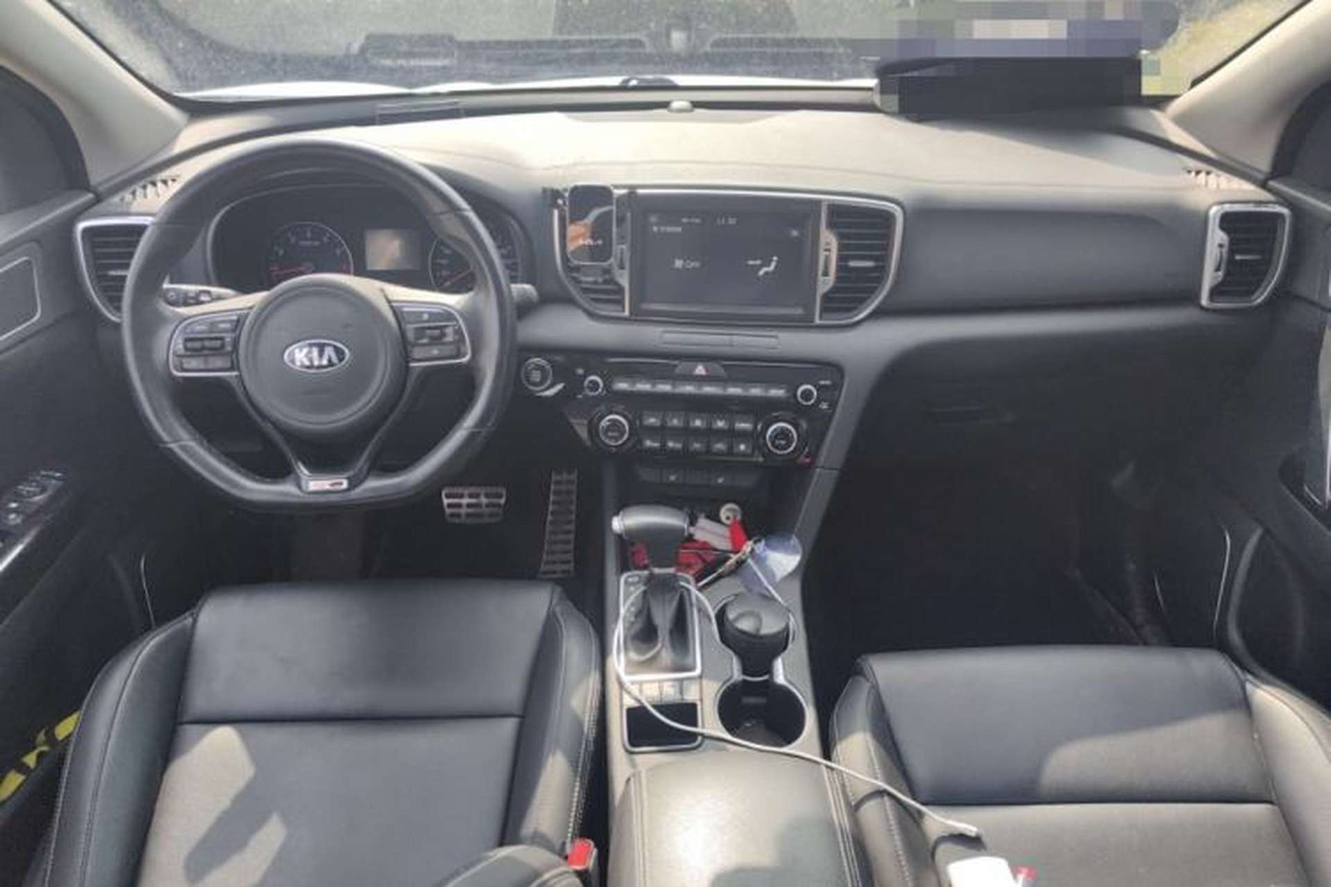 Used Kia KX5 2016 1.6T Automatic Two-Wheel Drive DLX Center Console