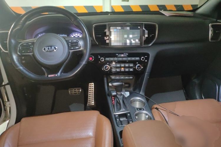 Used Kia KX5 2016 1.6T Automatic All-Wheel Drive Premium Center Console