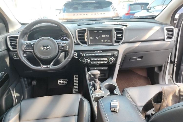 Used Kia KX5 2016 1.6T Automatic Two-Wheel Drive DLX Center Console