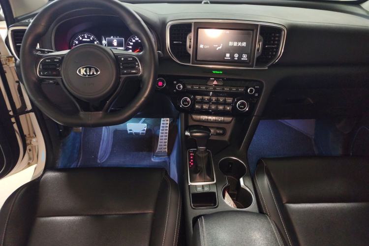 Used Kia KX5 2016 1.6T Automatic Two-Wheel Drive Premium Center Console