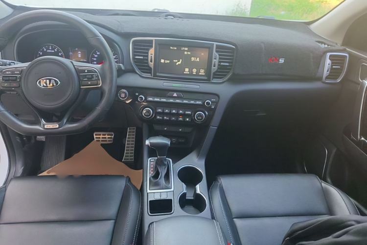 Used Kia KX5 2016 1.6T Automatic Two-Wheel Drive DLX Center Console