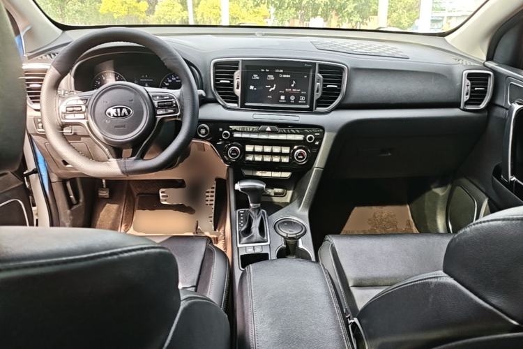 Used Kia KX5 2016 1.6T Automatic Two-Wheel Drive DLX Center Console