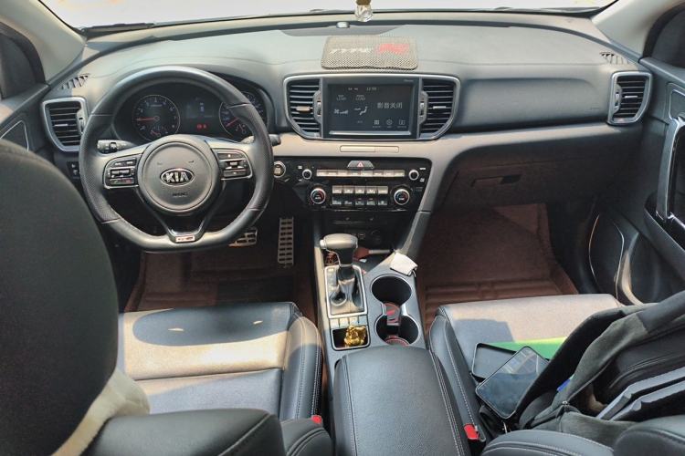 Used Kia KX5 2016 1.6T Automatic Two-Wheel Drive DLX Center Console