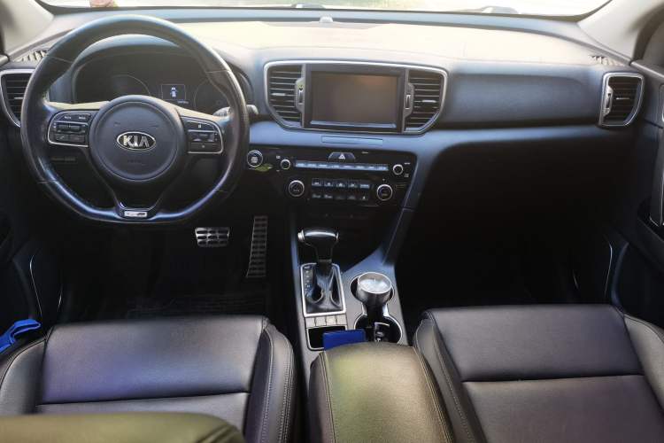 Used Kia KX5 2016 1.6T Automatic Two-Wheel Drive DLX Center Console