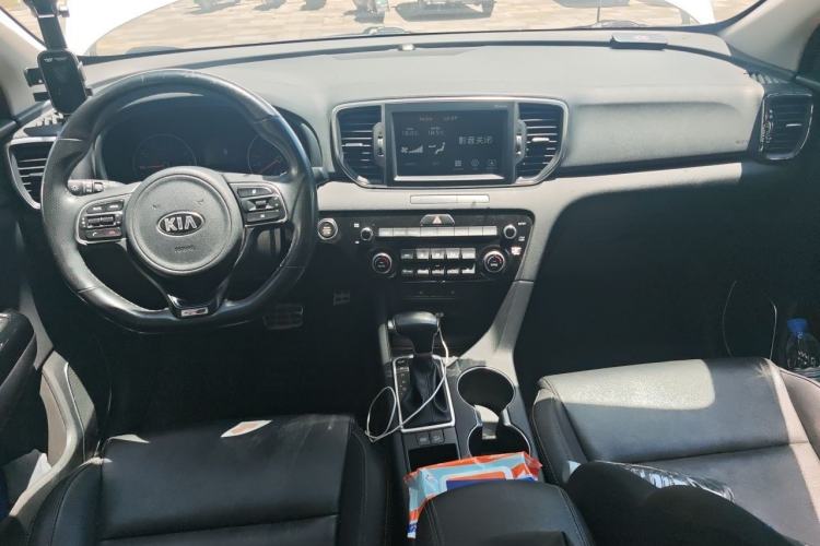Used Kia KX5 2016 1.6T Automatic Two-Wheel Drive DLX Center Console