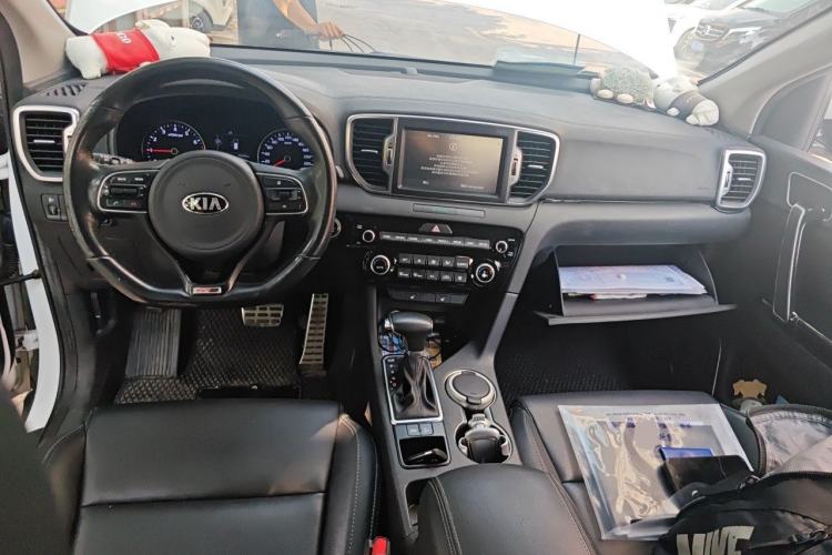Used Kia KX5 2016 1.6T Automatic Two-Wheel Drive Premium Center Console