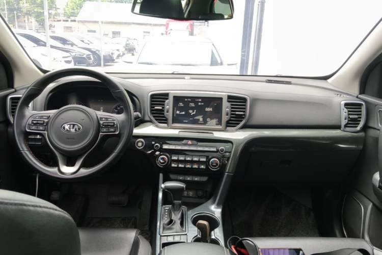 Used Kia KX5 2016 2.0L Automatic 2WD Premium Center Console