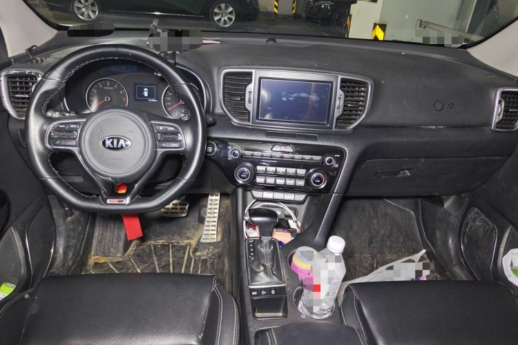 Used Kia KX5 2016 1.6T Automatic Two-Wheel Drive DLX Center Console