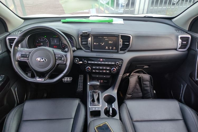 Used Kia KX5 2016 1.6T Automatic Two-Wheel Drive DLX Center Console