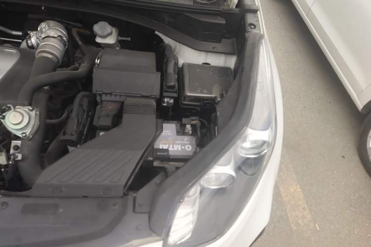 Used Kia KX5 2016 1.6T Automatic Two-Wheel Drive DLX Engine Bay Left