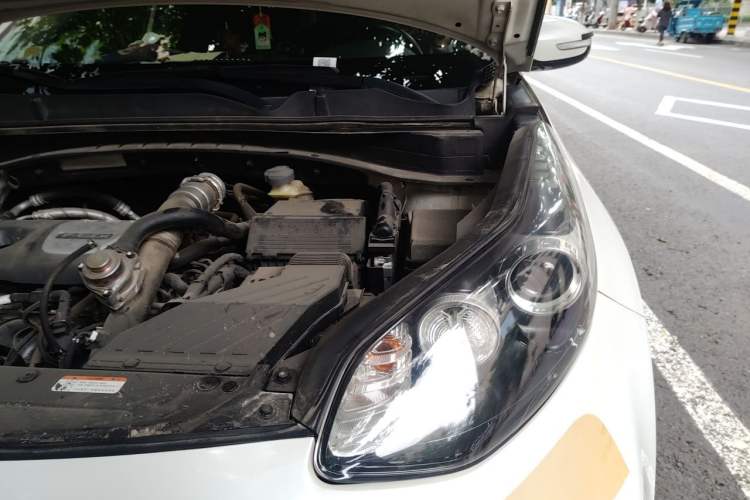 Used Kia KX5 2016 1.6T Automatic Two-Wheel Drive Premium Engine Bay Left