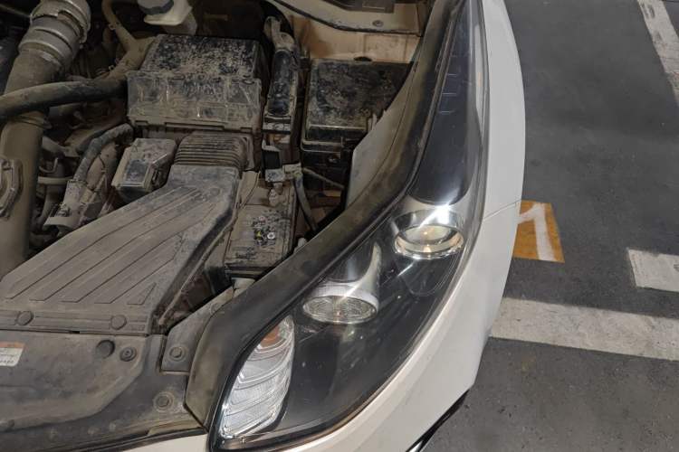 Used Kia KX5 2016 1.6T Automatic Two-Wheel Drive Premium Engine Bay Left