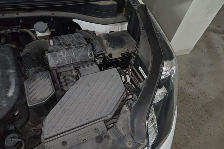 Used Kia KX5 2016 2.0L Automatic 2WD GLS Engine Bay Left