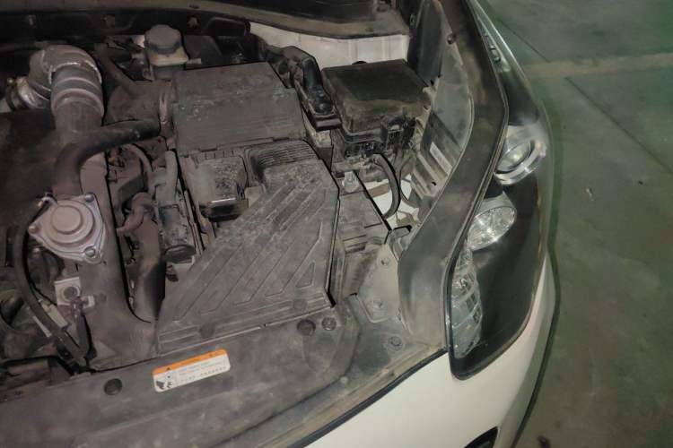 Used Kia KX5 2016 1.6T Automatic Two-Wheel Drive DLX Engine Bay Left
