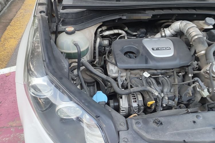 Used Kia KX5 2016 1.6T Automatic Two-Wheel Drive DLX Engine Bay Right