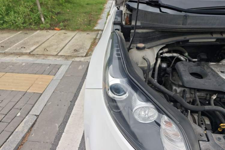 Used Kia KX5 2016 1.6T Automatic Two-Wheel Drive DLX Engine Bay Right