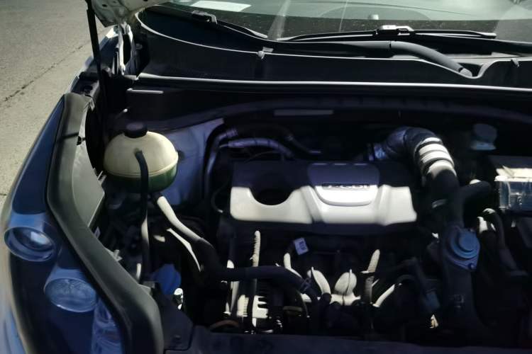 Used Kia KX5 2016 1.6T Automatic Two-Wheel Drive DLX Engine Bay Right