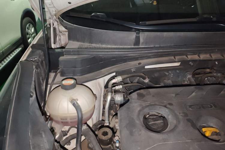 Used Kia KX5 2016 2.0L Automatic 2WD GLS Engine Bay Right