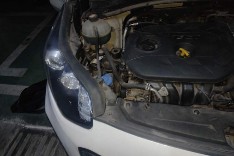 Used Kia KX5 2016 2.0L Automatic 2WD GLS Engine Bay Right