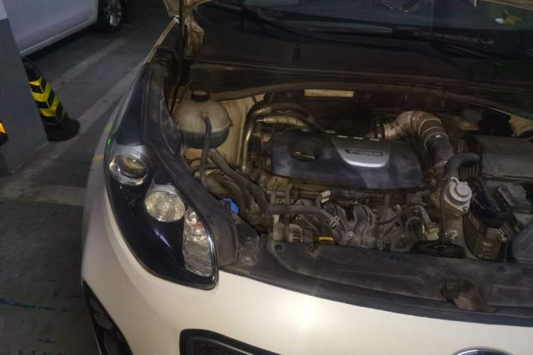 Used Kia KX5 2016 1.6T Automatic Two-Wheel Drive DLX Engine Bay Right