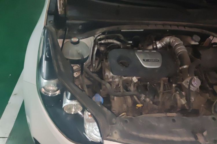 Used Kia KX5 2016 1.6T Automatic Two-Wheel Drive DLX Engine Bay Right