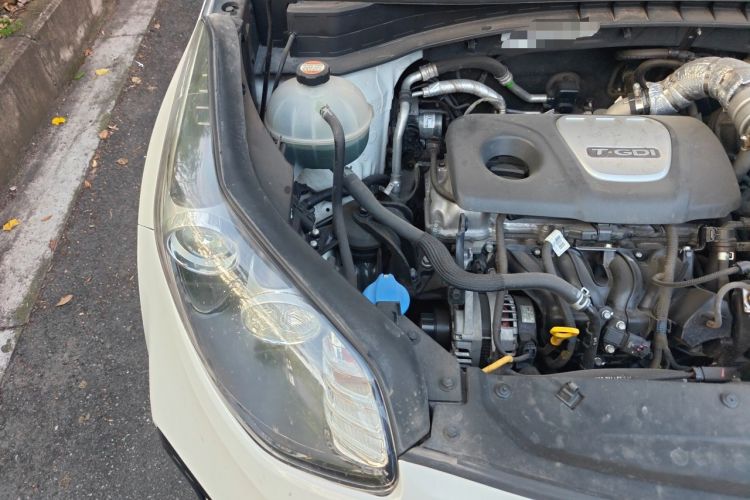 Used Kia KX5 2016 1.6T Automatic Two-Wheel Drive DLX Engine Bay Right
