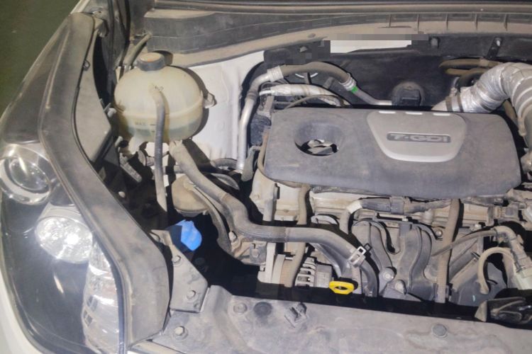 Used Kia KX5 2016 1.6T Automatic Two-Wheel Drive DLX Engine Bay Right