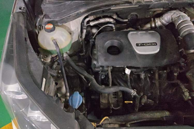 Used Kia KX5 2016 1.6T Automatic Two-Wheel Drive DLX Engine Bay Right