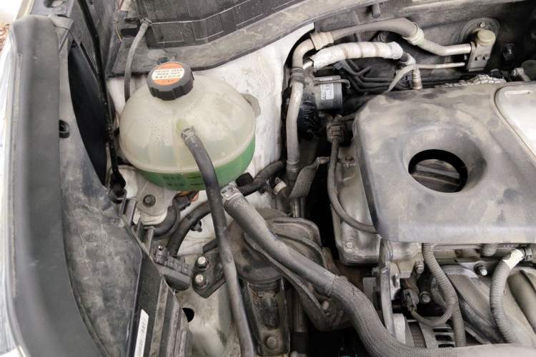 Used Kia KX5 2016 1.6T Automatic Two-Wheel Drive Premium Engine Bay Right