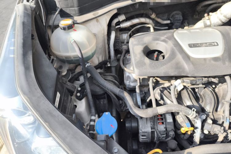 Used Kia KX5 2016 1.6T Automatic Two-Wheel Drive Premium Engine Bay Right