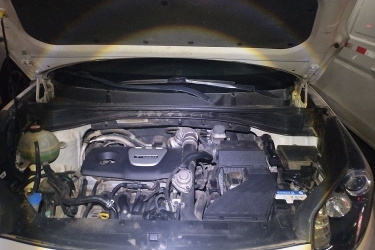 Used Kia KX5 2016 1.6T Automatic Two-Wheel Drive DLX Engine Bay