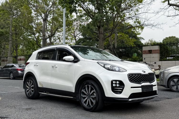 Used Kia KX5 2016 1.6T Automatic Two-Wheel Drive DLX Exterior 1