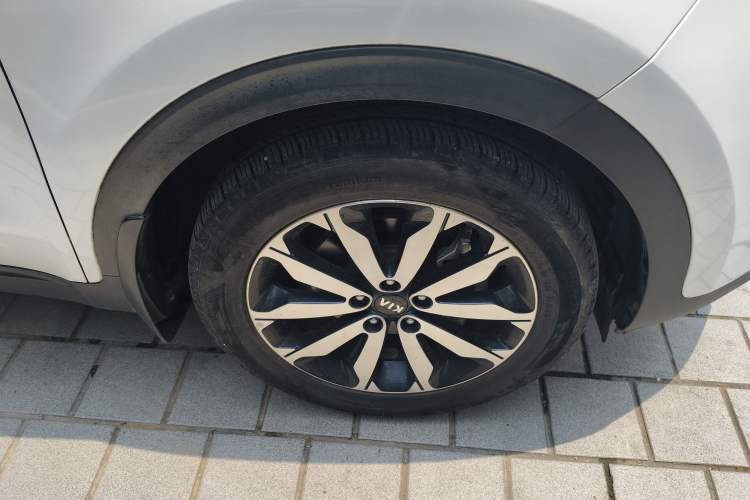 Used Kia KX5 2016 1.6T Automatic Two-Wheel Drive DLX Exterior 1