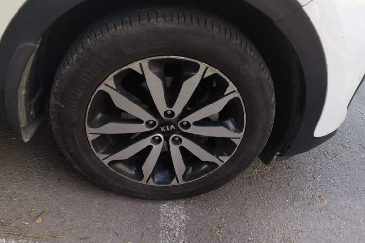 Used Kia KX5 2016 1.6T Automatic Two-Wheel Drive DLX Exterior 1