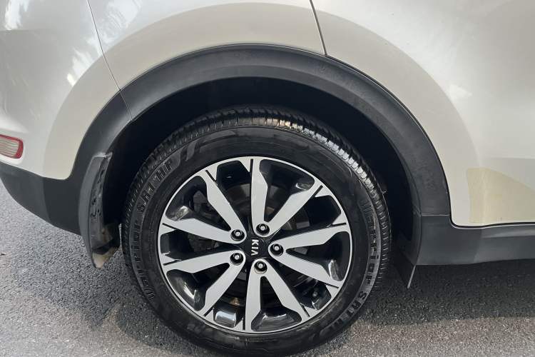 Used Kia KX5 2016 1.6T Automatic Two-Wheel Drive Premium Exterior 10