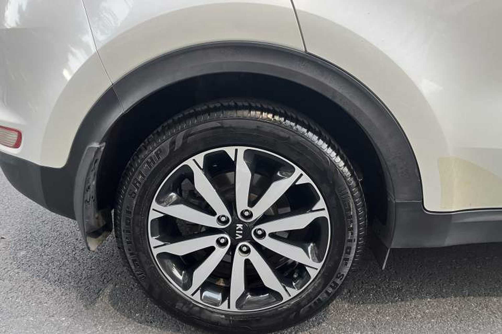 Used Kia KX5 2016 1.6T Automatic Two-Wheel Drive Premium Exterior 10