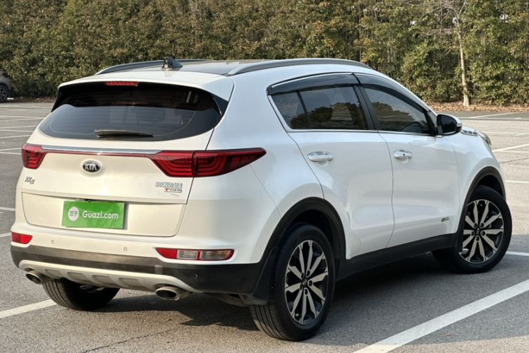 Used Kia KX5 2016 1.6T Automatic Two-Wheel Drive DLX Exterior 11
