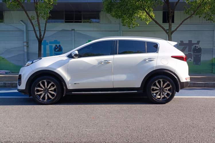 Used Kia KX5 2016 2.0L Automatic 2WD Premium Exterior 2