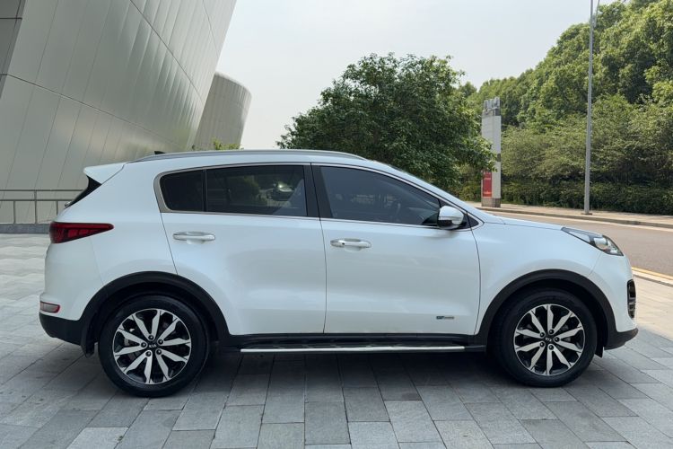 Used Kia KX5 2016 1.6T Automatic Two-Wheel Drive DLX Exterior 2