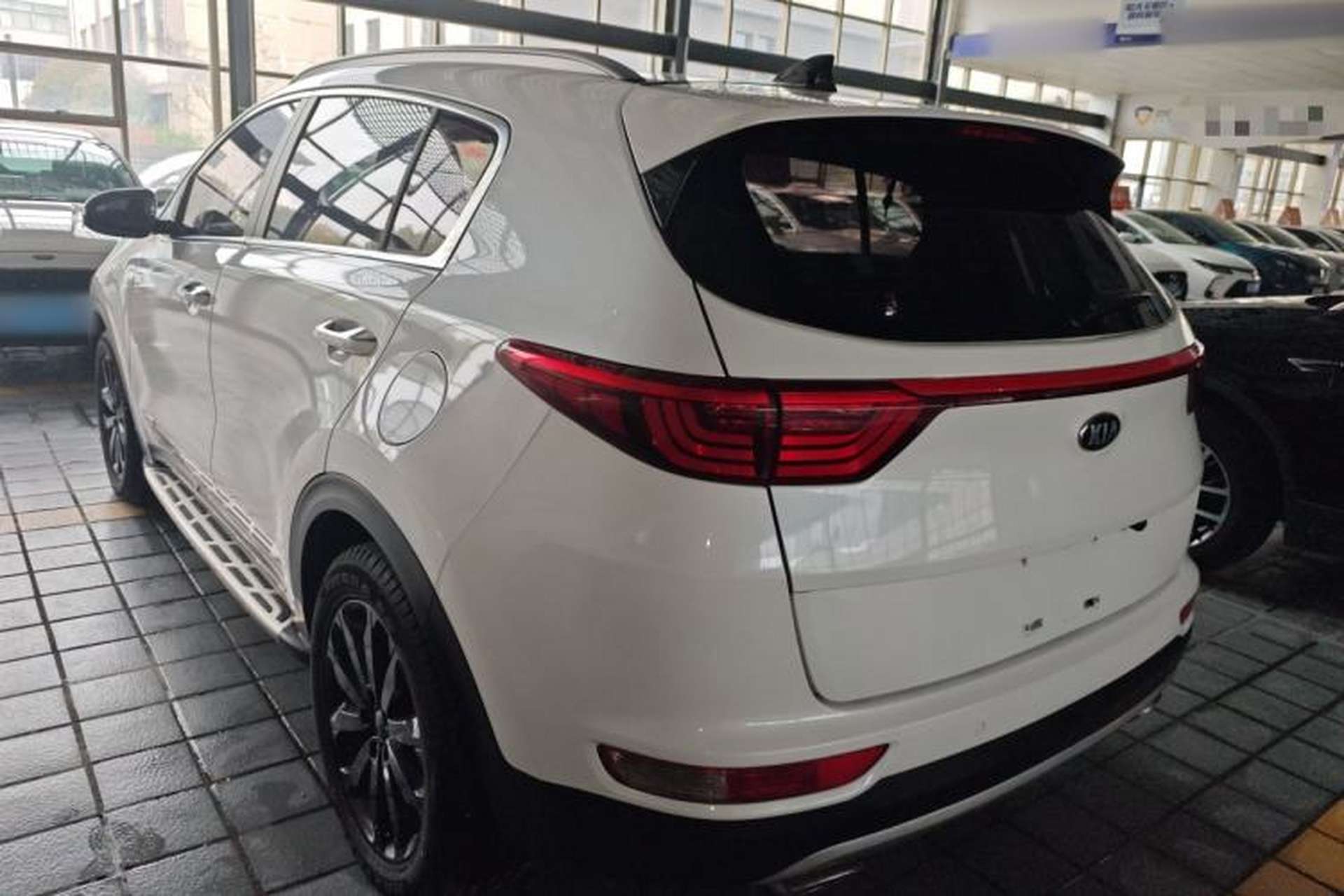 Used Kia KX5 2016 1.6T Automatic Two-Wheel Drive DLX Exterior 2