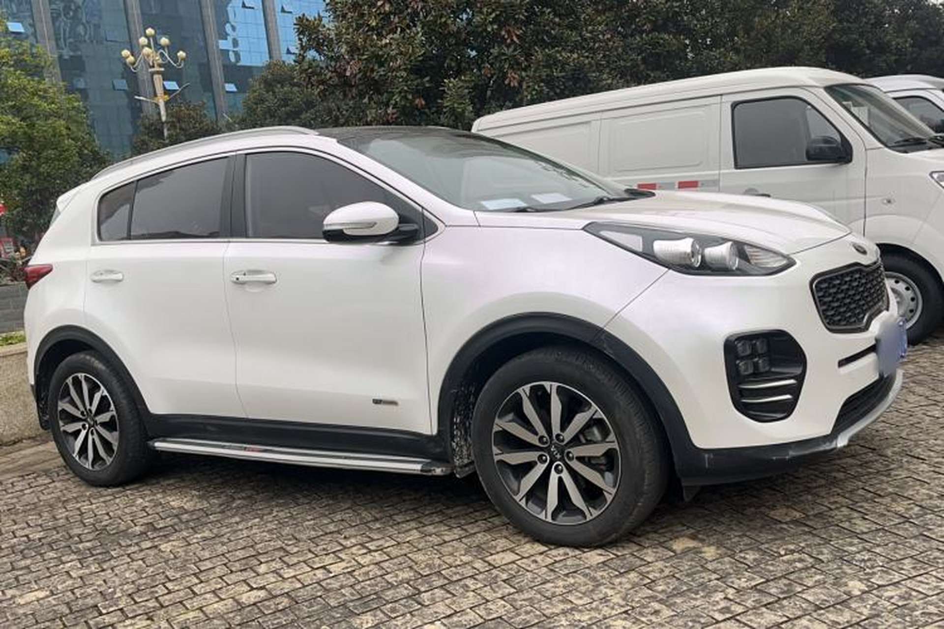 Used Kia KX5 2016 1.6T Automatic Two-Wheel Drive DLX Exterior 2