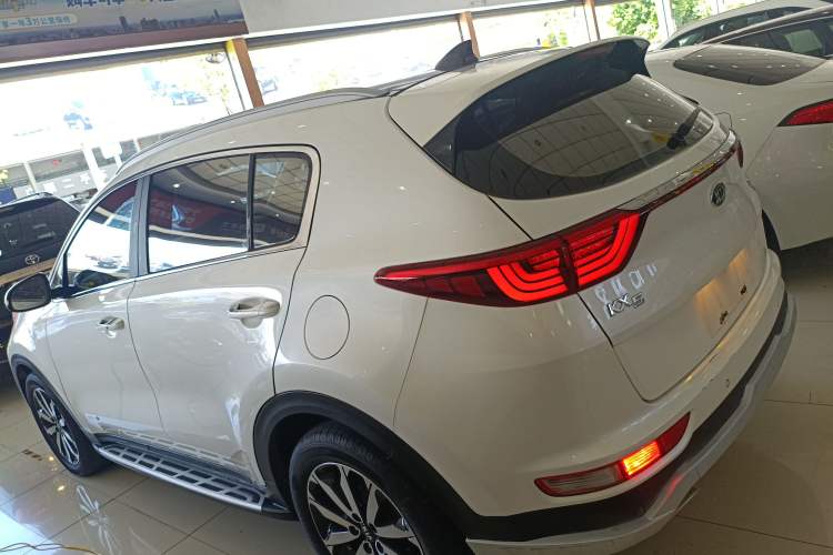 Used Kia KX5 2016 1.6T Automatic Two-Wheel Drive DLX Exterior 3