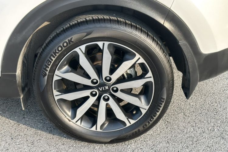 Used Kia KX5 2016 1.6T Automatic Two-Wheel Drive DLX Exterior 3