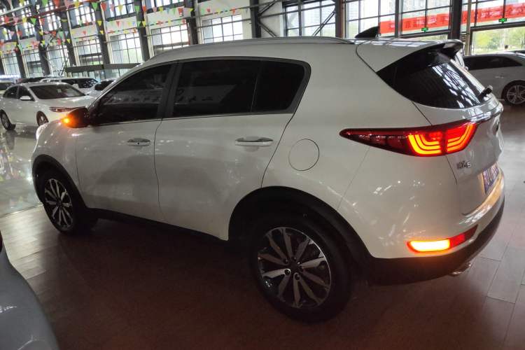 Used Kia KX5 2016 1.6T Automatic Two-Wheel Drive DLX Exterior 3